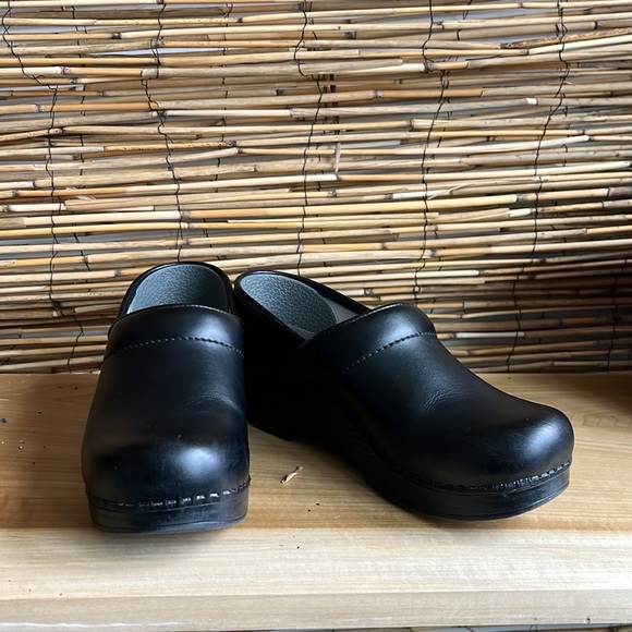 Super clean and new Dansko Clogs - Picture 2 of 6